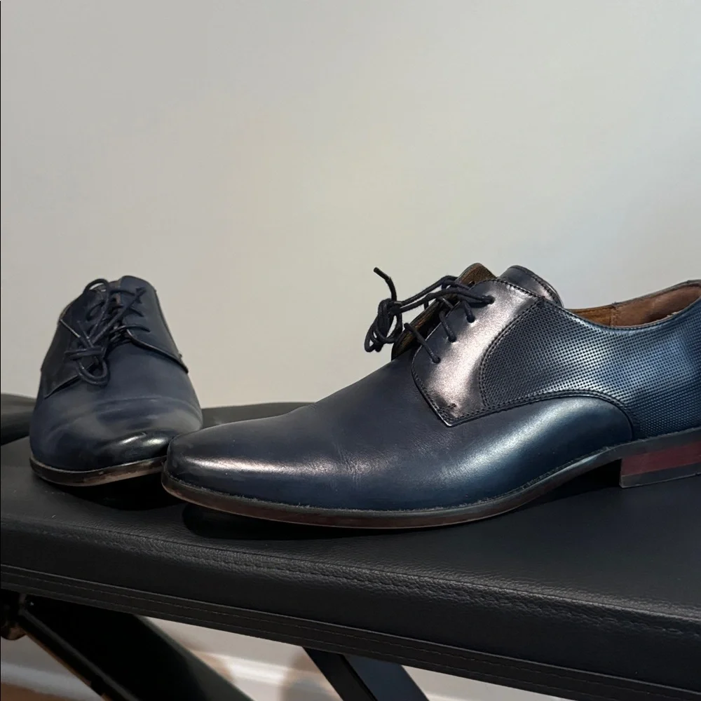 Florsheim Classic Blue Leather Oxfords - Picture 3 of 5